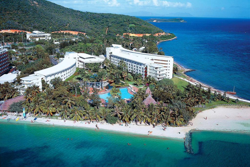 L'Hôtel Le Méridien à Nouméa, réquisitionné par le gouvernement local pour accueillir en quatorzaine les familles rapatriées dans l'archipel